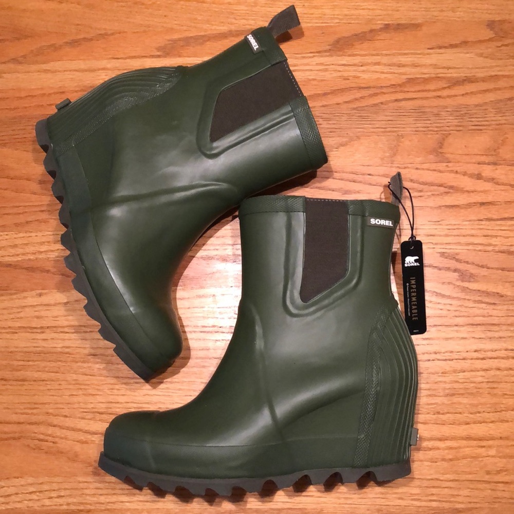 Sorel Women's Joan Rain Wedge Chelsea Gloss Boot